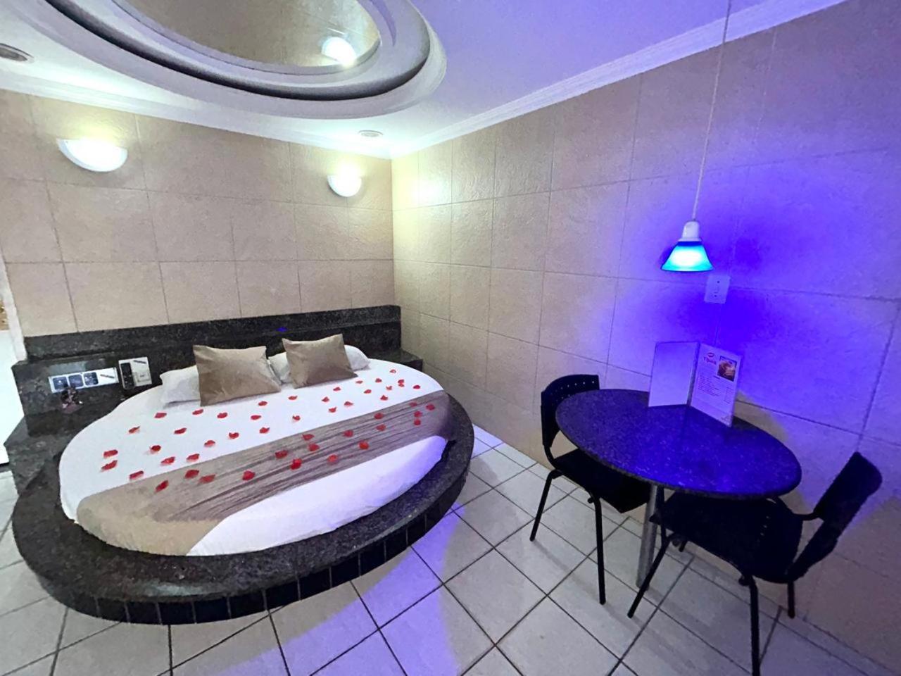 Motel Tijuca จาบัวเทา โดส กัวราราเปส ภายนอก รูปภาพ